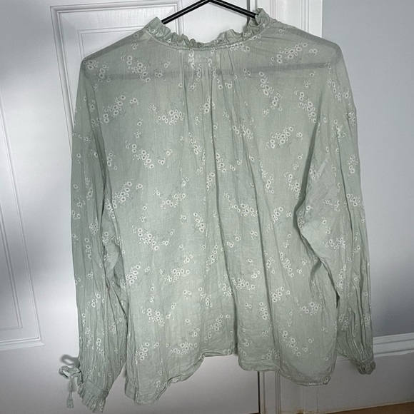 [SOLD] Dôen Baltic Top in Daisy Print - Picture 2 of 6